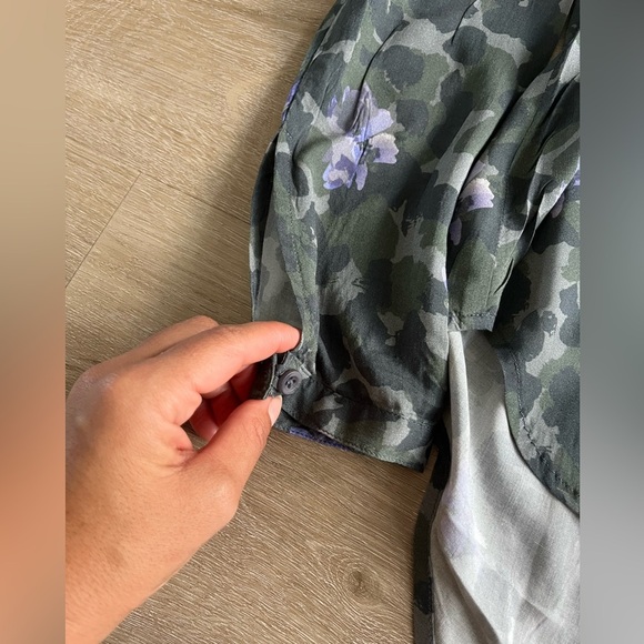 Anthropologie CLOTH & STONE Nina Shirt Button Camo Floral Green Purple SZ XS - Picture 4 of 8